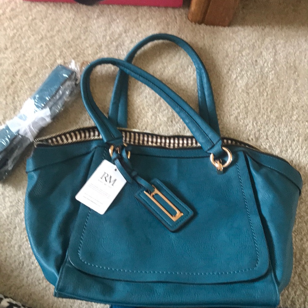 NWT Robert Matthew hobo bag with longer strap